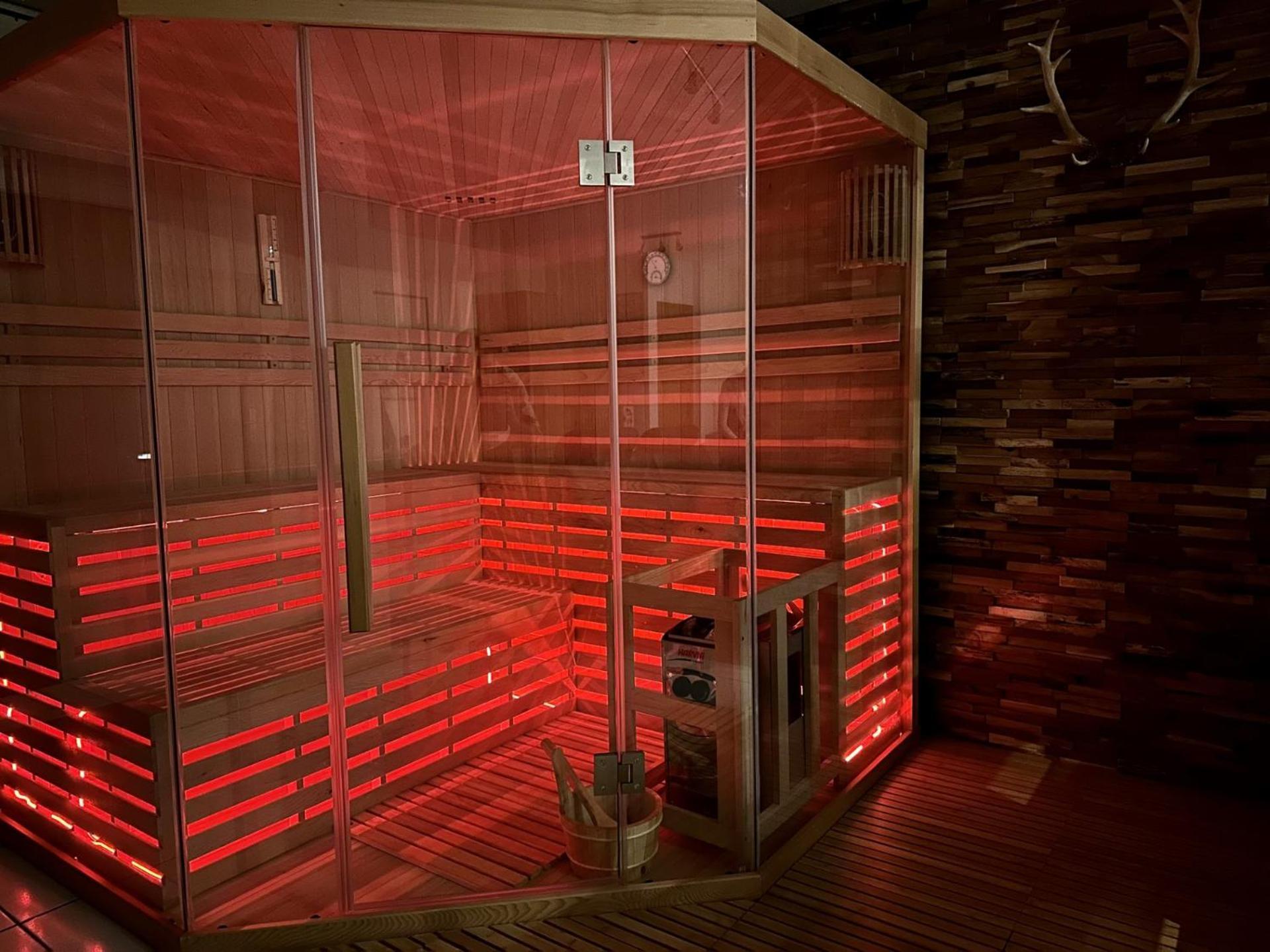 Grosszuegige Und Romantische Wellnessoase Mit Privater Sauna In Ruhiger Lage Daire Karlsbad Dış mekan fotoğraf